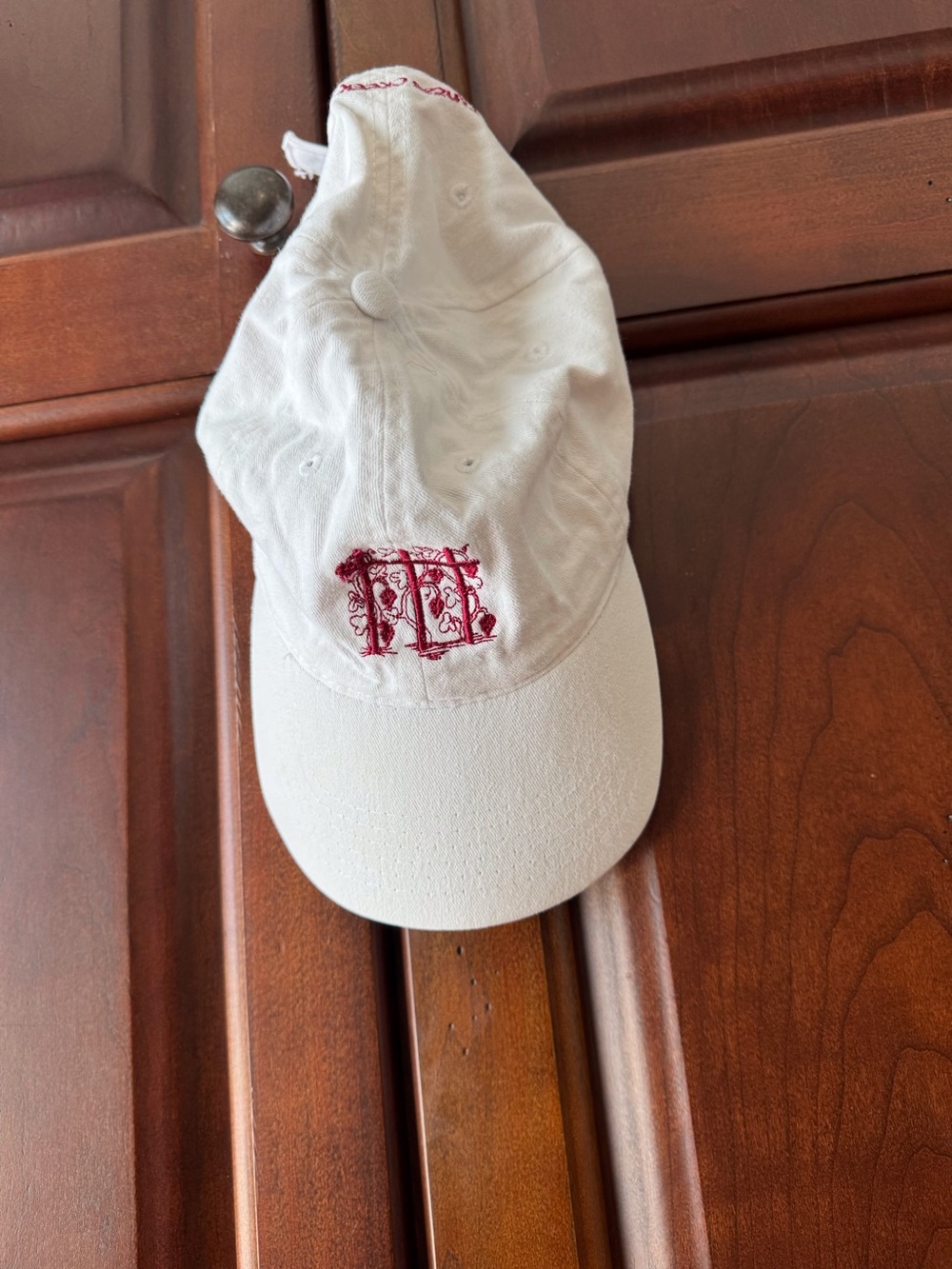 Matanza’s Creek Winery white womens ball cap. NWOT